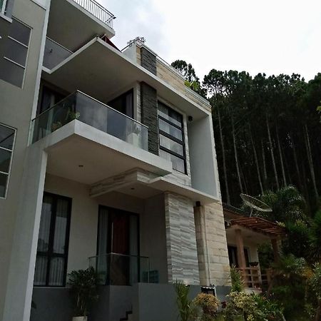 Villa Valencia  Batu  Exterior foto