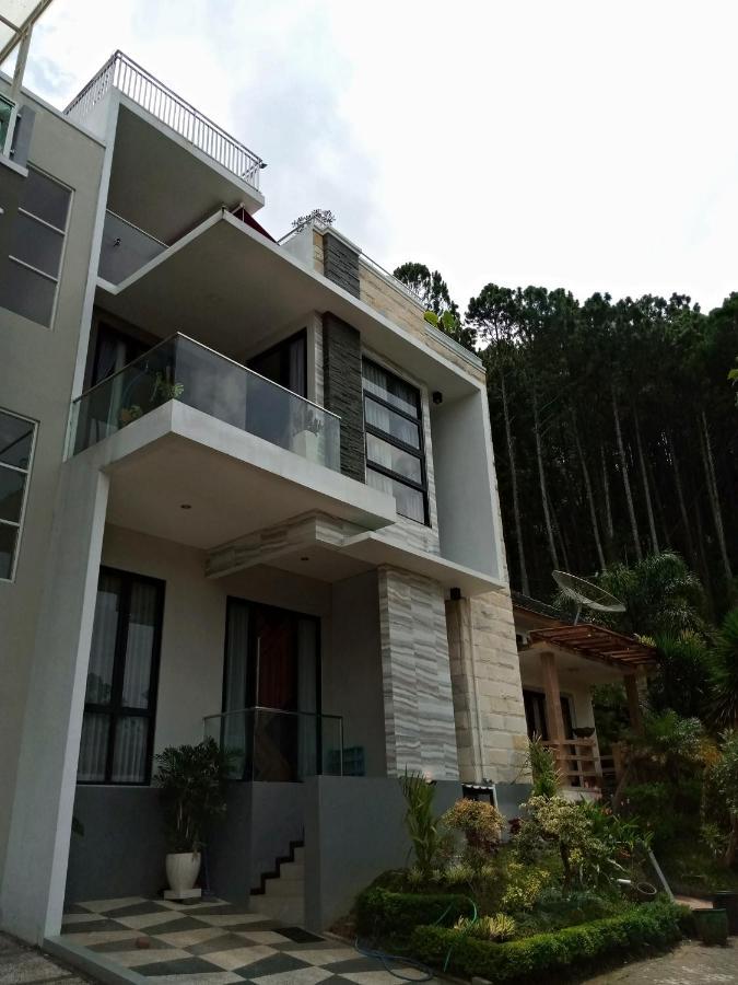 Villa Valencia  Batu  Exterior foto