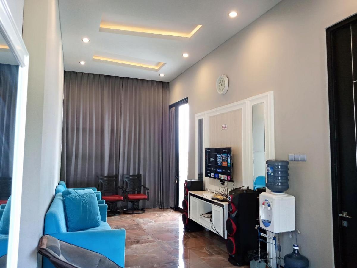 Villa Valencia  Batu  Exterior foto