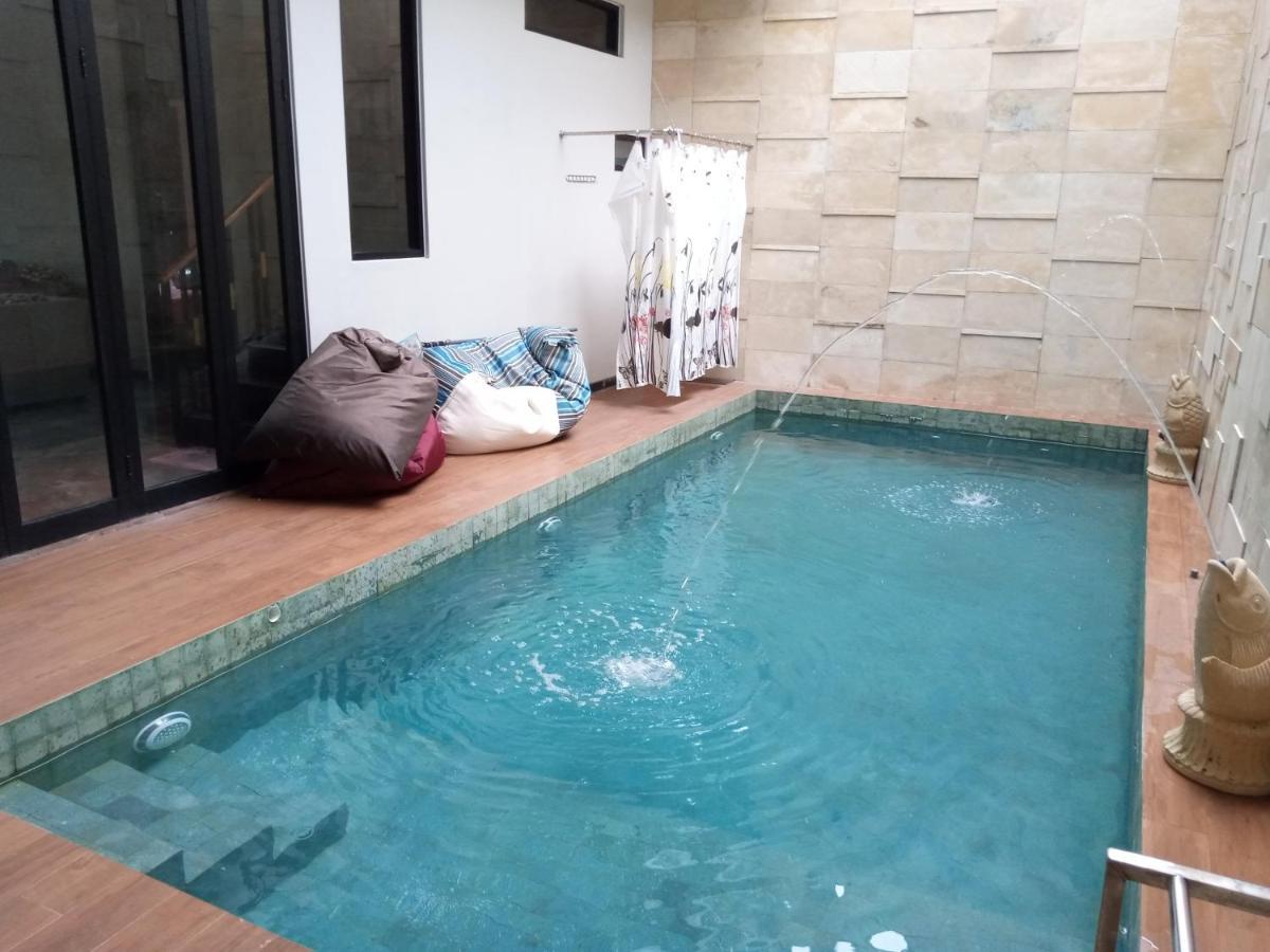 Villa Valencia  Batu  Exterior foto